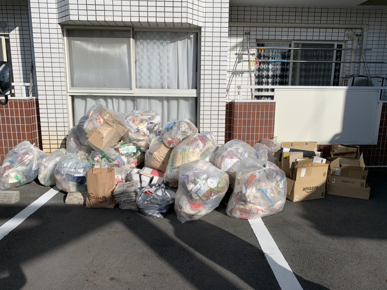 可燃物などの不用品の回収前