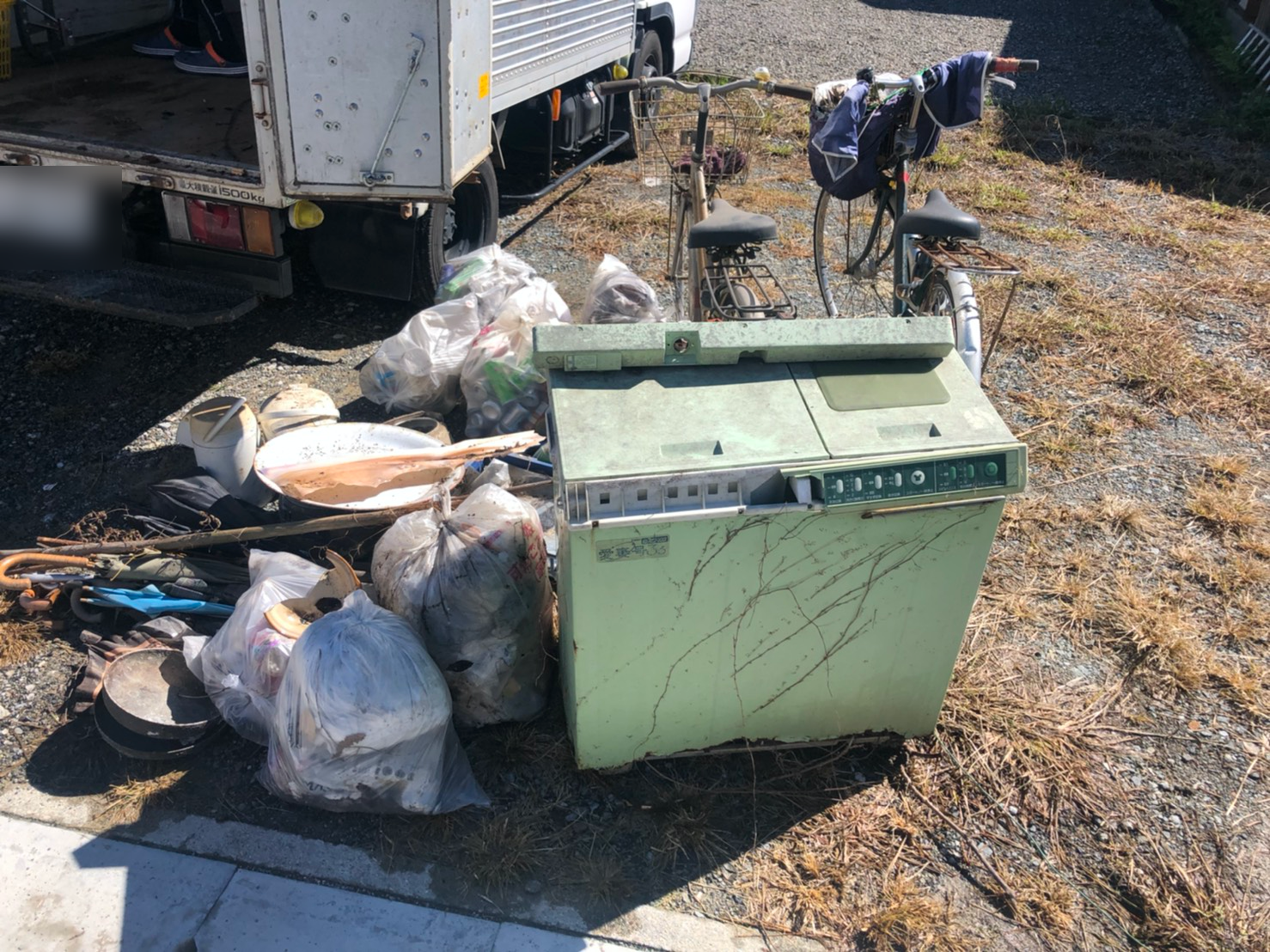 洗濯機、自転車の回収前