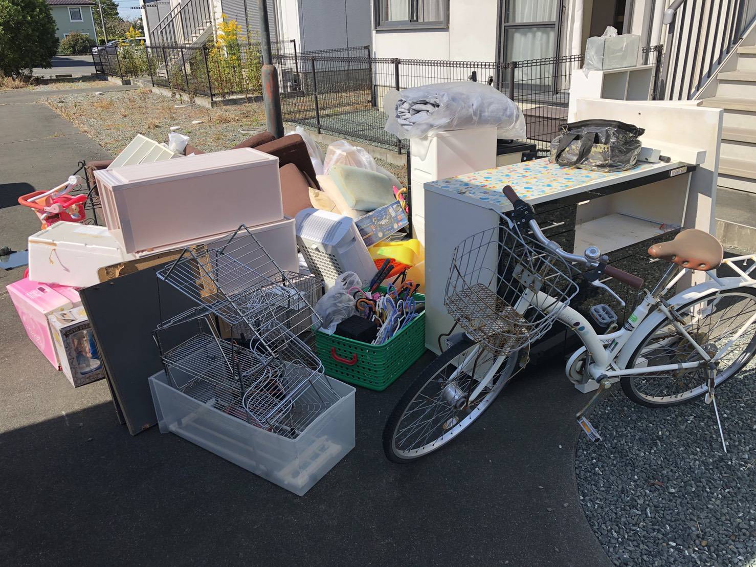 自転車、キッチンカウンターの回収前