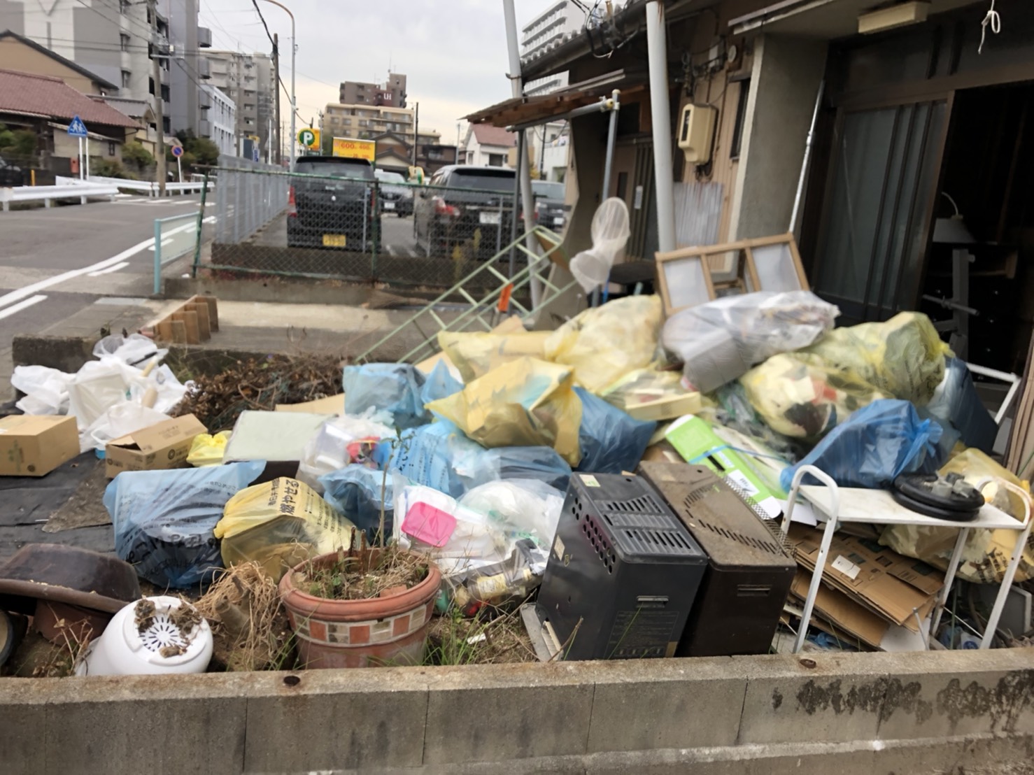 ゴミ屋敷の不用品の回収前