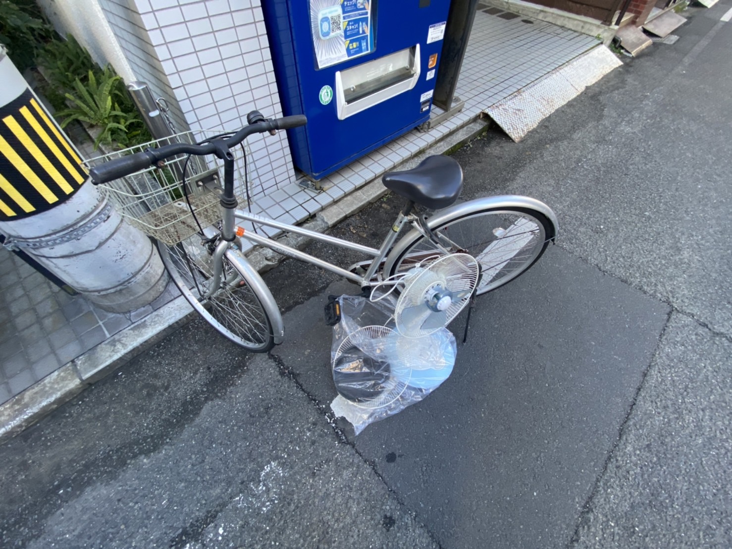 自転車、扇風機の回収前